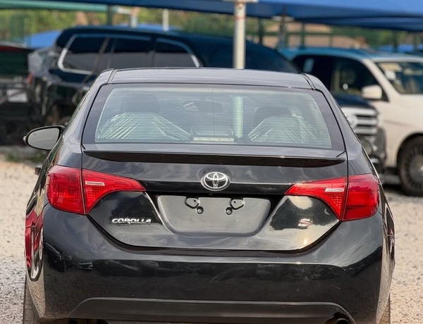 FOREIGN USED 2018 TOYOTA COROLLA (S) FOR SALE IN ABUJA