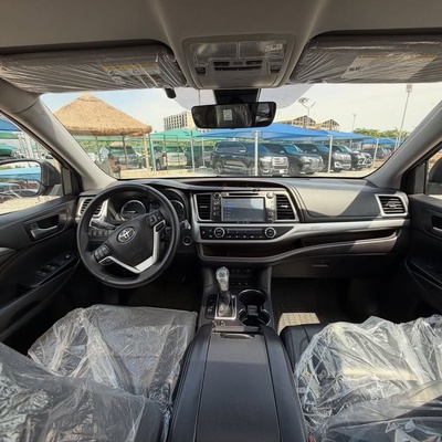 FOREIGN USED   2018 TOYOTA HIGHLANDER FOR SALE IN ABUJA