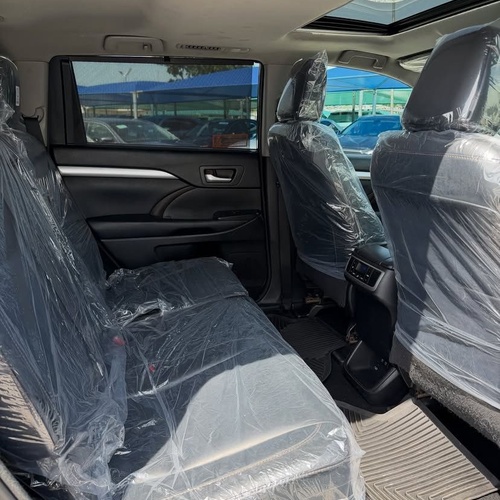 FOREIGN USED   2018 TOYOTA HIGHLANDER FOR SALE IN ABUJA