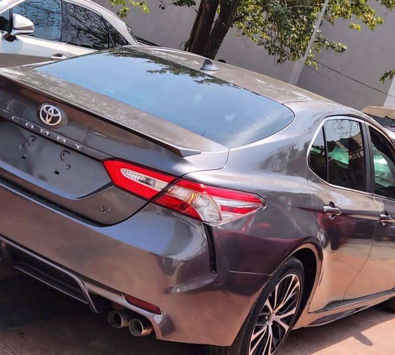 Foreign used 2019 Camry SE for Sale In Abuja image