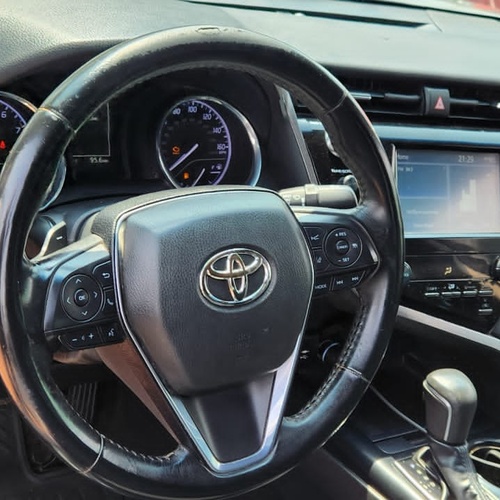 Foreign used 2019 Camry SE for Sale In Abuja
