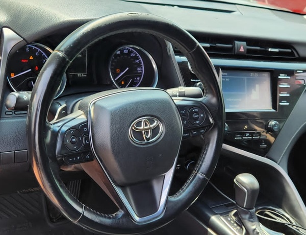 Foreign used 2019 Camry SE for Sale In Abuja
