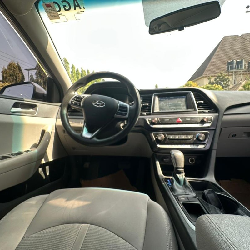 Foreign Used 2019 Hyundai Sonata SE for Sale In Abuja image