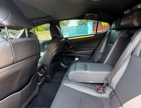 FOREIGN USED 2019 LEXUS ES350 F-SPORT FOR SALE IN ABUJA