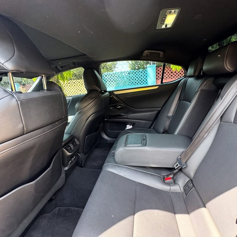 FOREIGN USED 2019 LEXUS ES350 F-SPORT FOR SALE IN ABUJA image