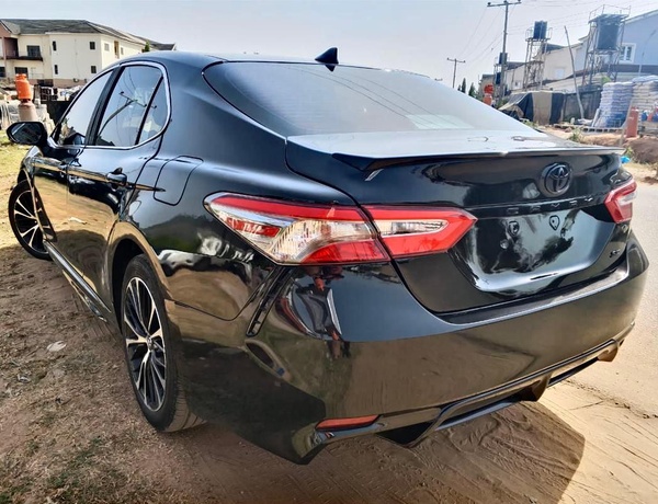 FOREIGN USED 2019 TOYOTA CAMRY SE FOR SALE
