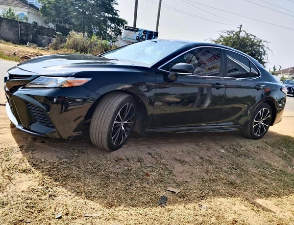 FOREIGN USED 2019 TOYOTA CAMRY SE FOR SALE