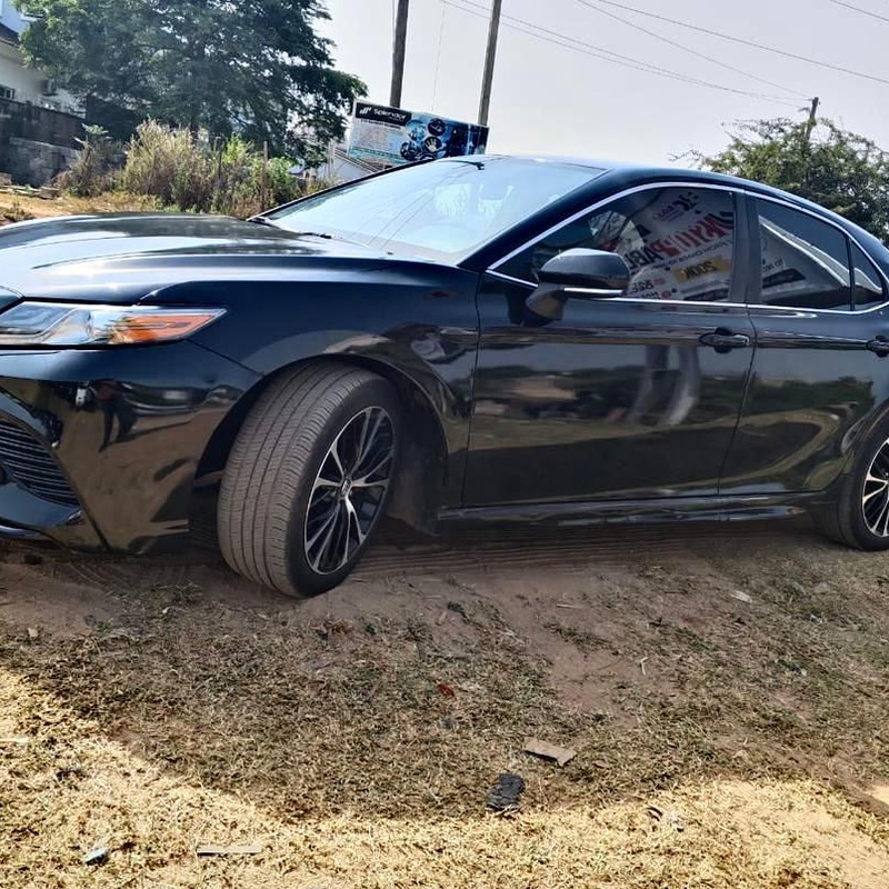 FOREIGN USED 2019 TOYOTA CAMRY SE FOR SALE image