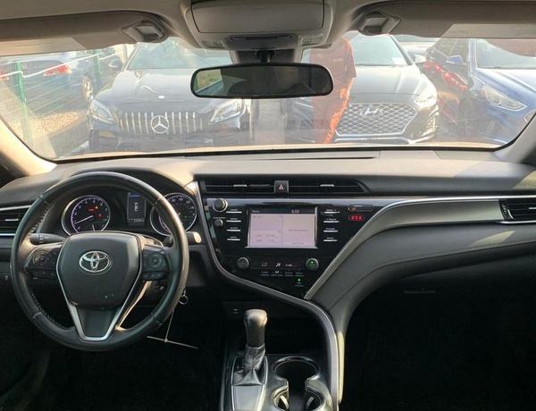 FOREIGN USED 2019 TOYOTA CAMRY SE FOR SALE IN ABUJA