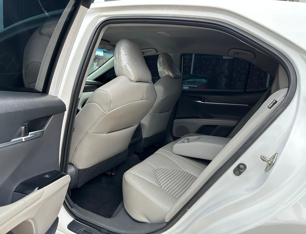 FOREIGN USED 2019 TOYOTA CAMRY SE FOR SALE