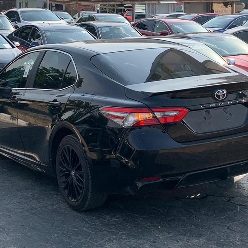 FOREIGN USED 2019 TOYOTA CAMRY SE FOR SALE IN ABUJA