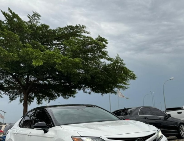 FOREIGN USED 2019 TOYOTA CAMRY XSE FULL OPTION FOR SALE