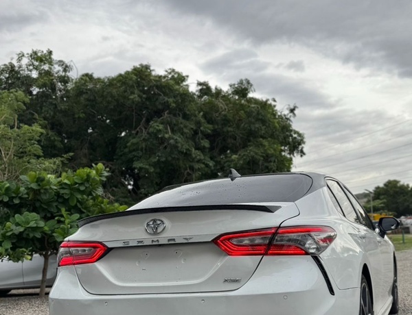 FOREIGN USED 2019 TOYOTA CAMRY XSE FULL OPTION FOR SALE