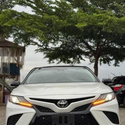 FOREIGN USED 2019 TOYOTA CAMRY XSE FULL OPTION FOR SALE