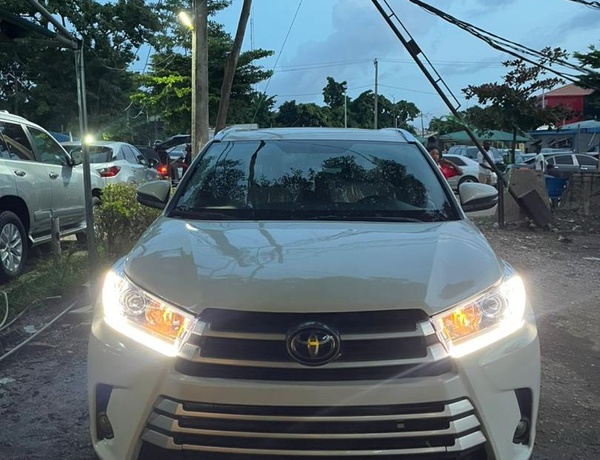 FOREIGN USED 2019 TOYOTA HIGHLANDER XLE FOR SALE IN ABUJA