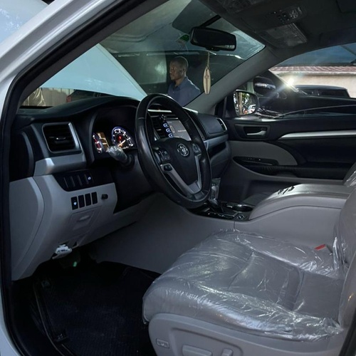 FOREIGN USED 2019 TOYOTA HIGHLANDER XLE FOR SALE IN ABUJA