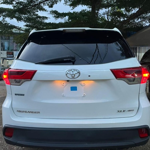 FOREIGN USED 2019 TOYOTA HIGHLANDER XLE FOR SALE IN ABUJA