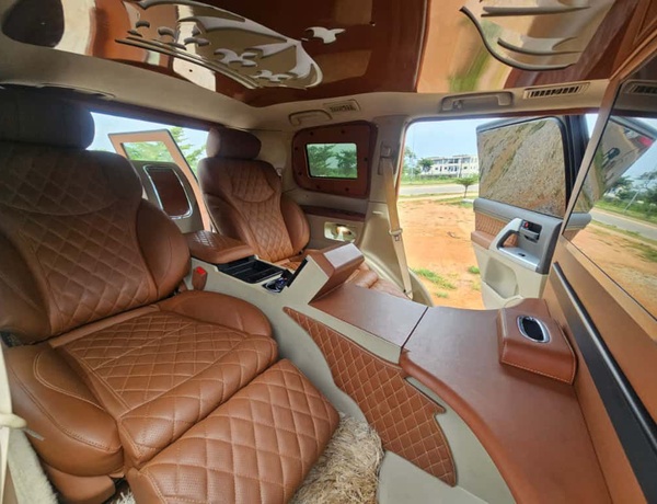 FOREIGN USED 2020 BULLETPROOF TOYOTA LAND CRUISER VIP FOR SALE IN ABUJA