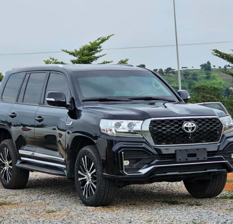 FOREIGN USED 2020 BULLETPROOF TOYOTA LAND CRUISER VIP FOR SALE IN ABUJA image