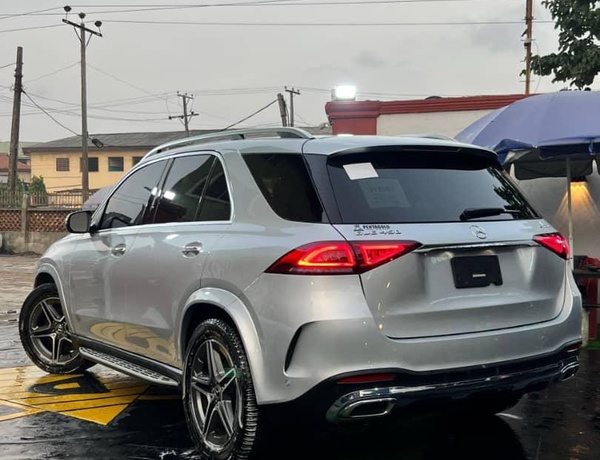 FOREIGN USED 2020 MERCEDES BENZ GLE450 FOR SALE IN LAGOS