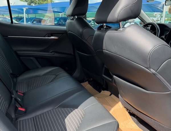 FOREIGN USED   2020 TOYOTA CAMRY SE FOR SALE IN ABUJA