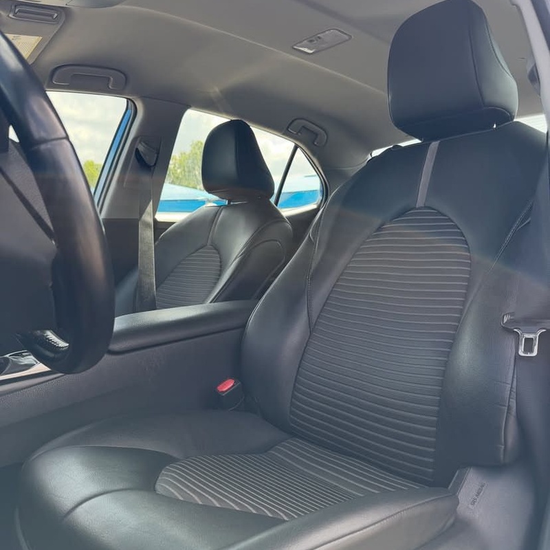 FOREIGN USED   2020 TOYOTA CAMRY SE FOR SALE IN ABUJA image