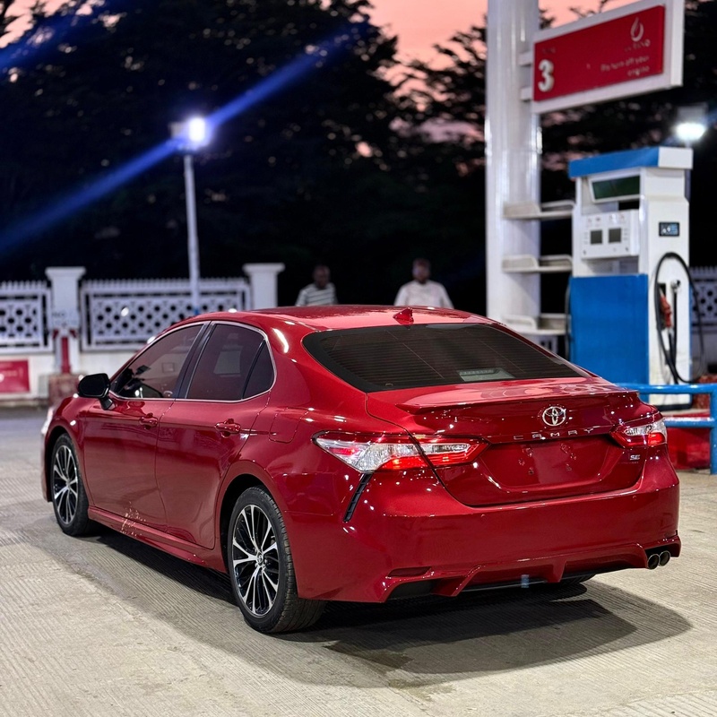 FOREIGN USED 2020 TOYOTA CAMRY SE FOR SALE image