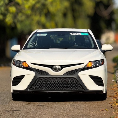 FOREIGN USED 2020 TOYOTA CAMRY SE FOR SALE IN ABUJA