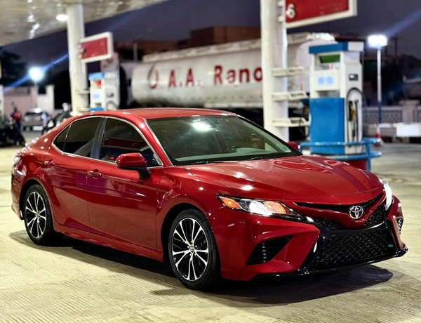 FOREIGN USED 2020 TOYOTA CAMRY SE FOR SALE