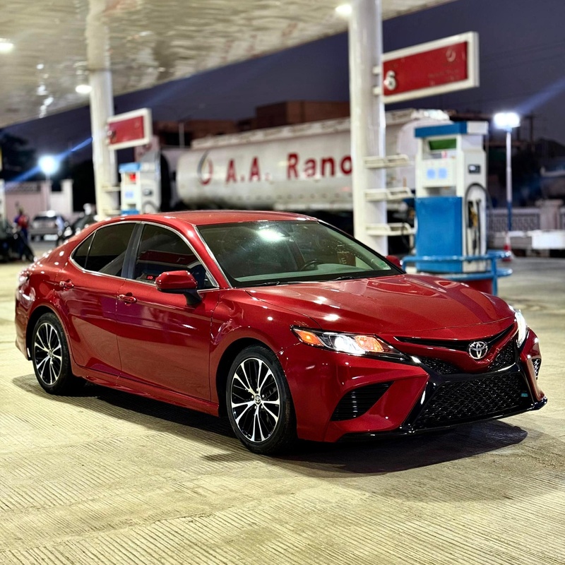 FOREIGN USED 2020 TOYOTA CAMRY SE FOR SALE image