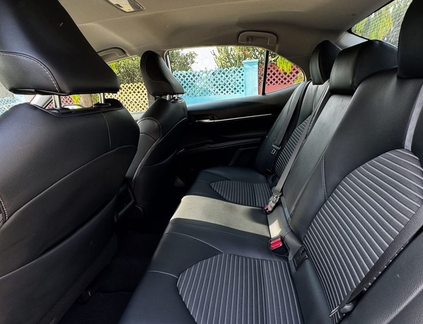 FOREIGN USED 2020 TOYOTA CAMRY SE FOR SALE IN ABUJA