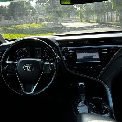 FOREIGN USED 2020 TOYOTA CAMRY SE FOR SALE IN ABUJA
