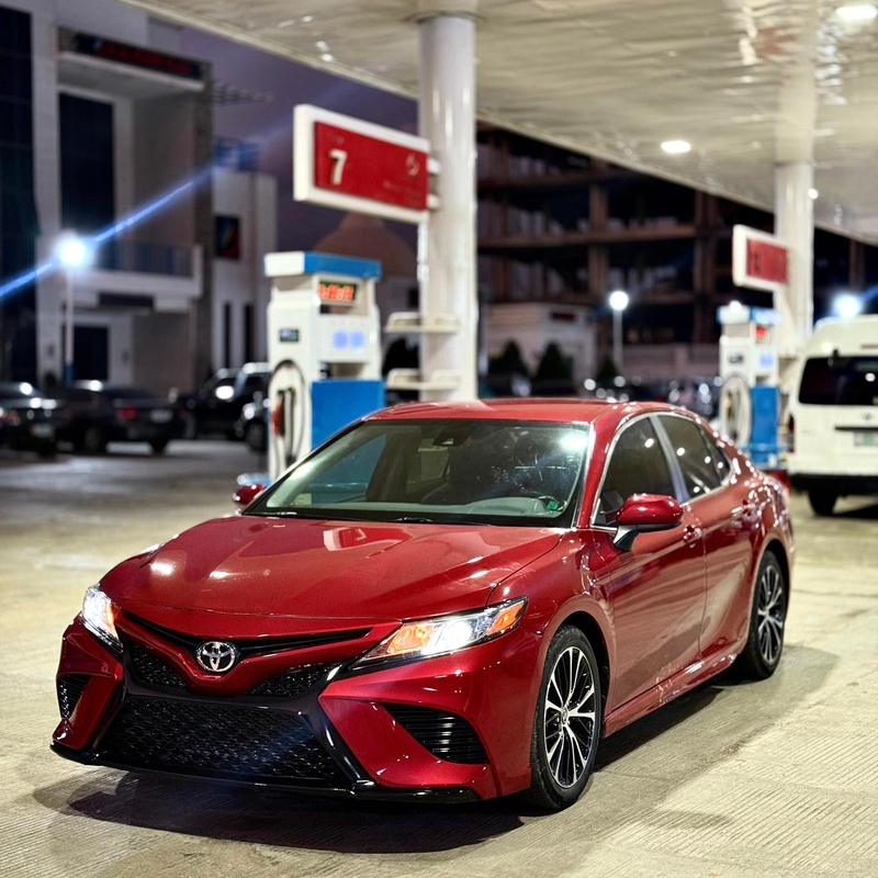 FOREIGN USED 2020 TOYOTA CAMRY SE FOR SALE image