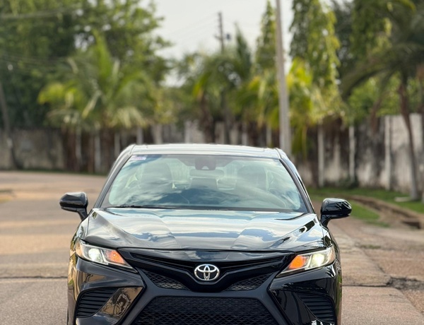 FOREIGN USED 2020 TOYOTA CAMRY SE FOR SALE