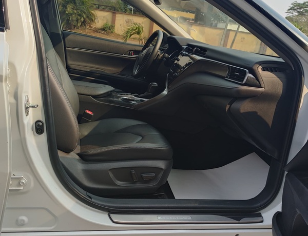 Foreign used 2020 Toyota Camry XSE  In Ikeja