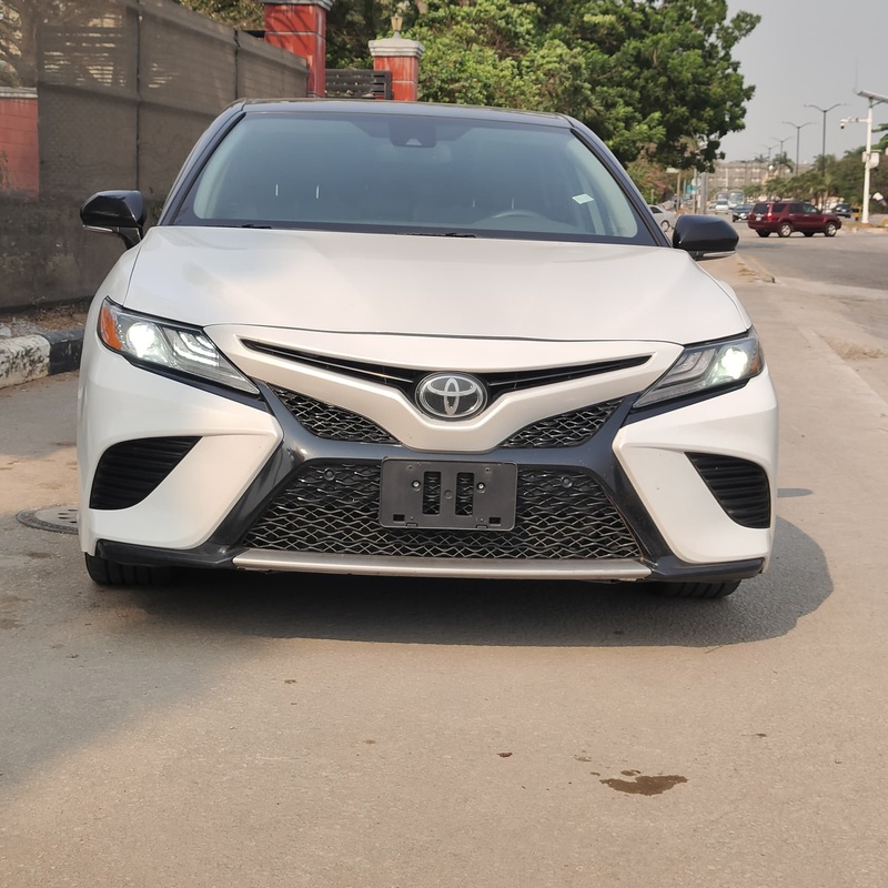 Foreign used 2020 Toyota Camry XSE  In Ikeja image