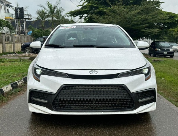 FOREIGN USED 2020 TOYOTA COROLLA FULL OPTION FOR SALE