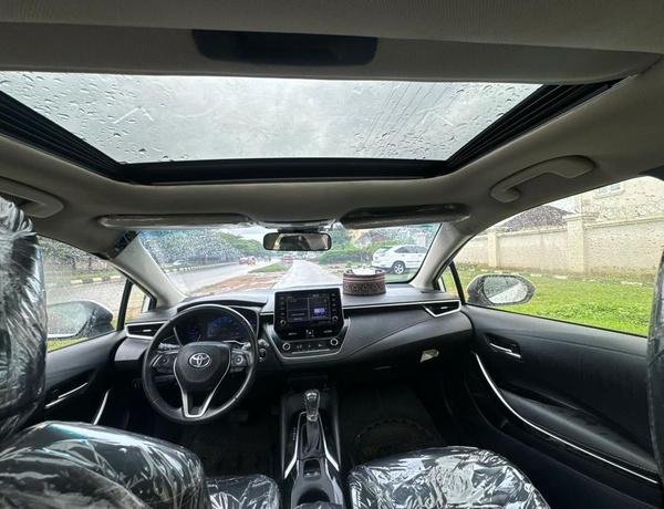 FOREIGN USED 2020 TOYOTA COROLLA FULL OPTION FOR SALE