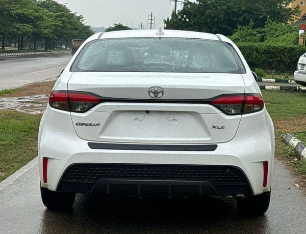 FOREIGN USED 2020 TOYOTA COROLLA FULL OPTION FOR SALE