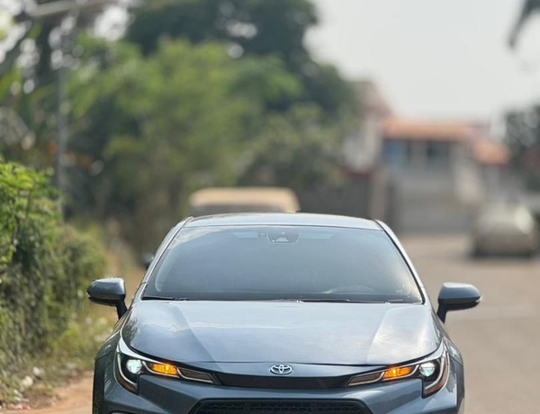 FOREIGN USED  2021 TOYOTA COROLLA  FOR SALE IN ABUJA