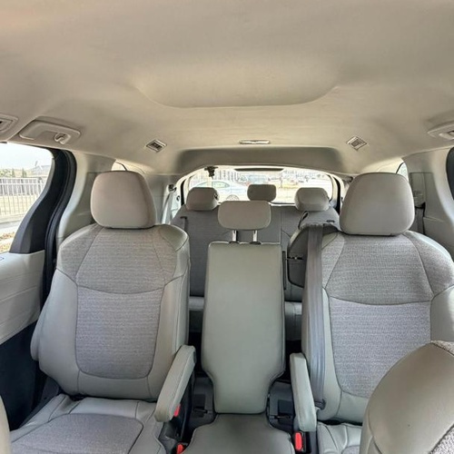 FOREIGN USED 2021 TOYOTA SIENNA HYBRID FOR SALE IN ABUJA