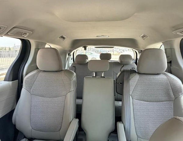FOREIGN USED 2021 TOYOTA SIENNA HYBRID FOR SALE IN ABUJA