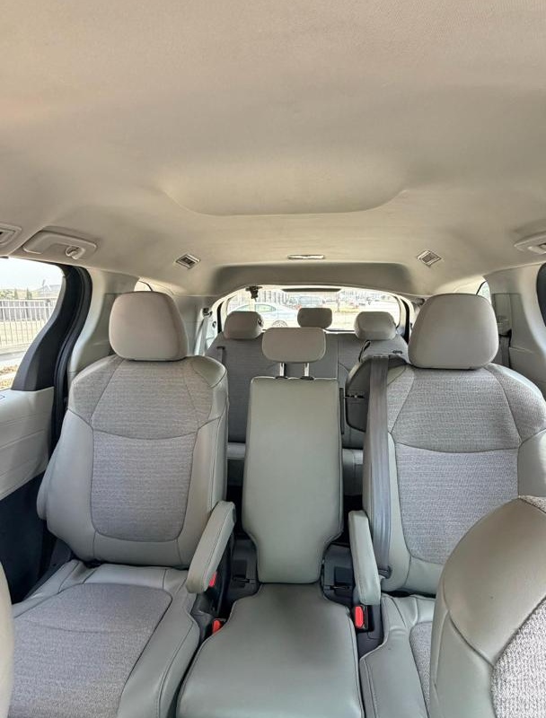 FOREIGN USED 2021 TOYOTA SIENNA HYBRID FOR SALE IN ABUJA image