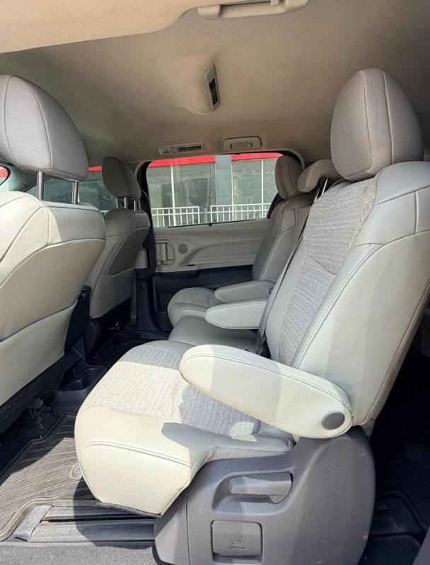 FOREIGN USED 2021 TOYOTA SIENNA HYBRID FOR SALE IN ABUJA image