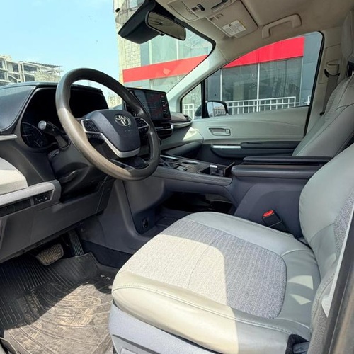 FOREIGN USED 2021 TOYOTA SIENNA HYBRID FOR SALE IN ABUJA