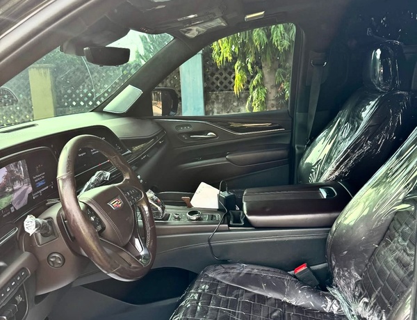 FOREIGN USED 2022 CADILLAC ESCALADE