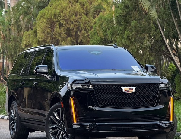 FOREIGN USED 2022 CADILLAC ESCALADE