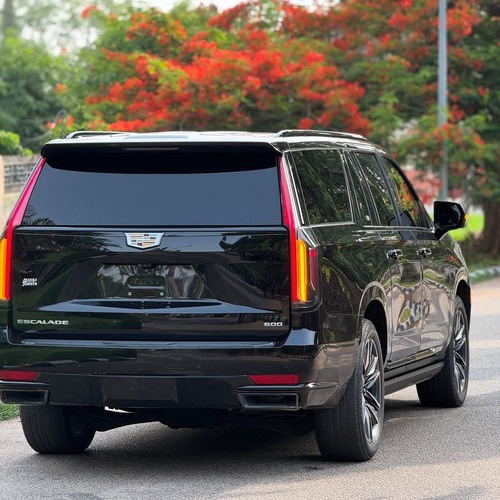 FOREIGN USED 2022 CADILLAC ESCALADE