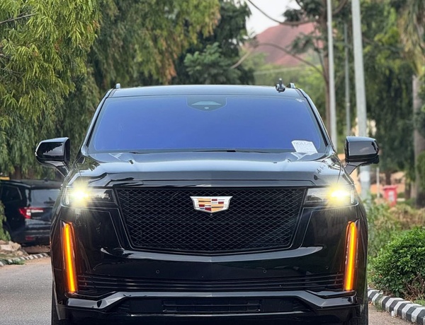 FOREIGN USED 2022 CADILLAC ESCALADE