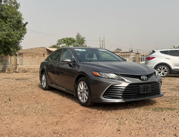 FOREIGN USED 2022 TOYOTA CAMRY LE FOR SALE IN KADUNA